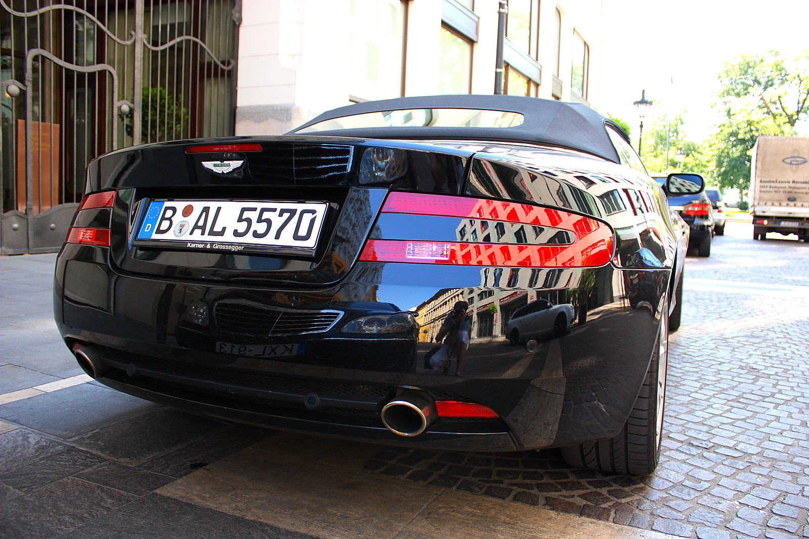 Aston Martin DB9 Volante