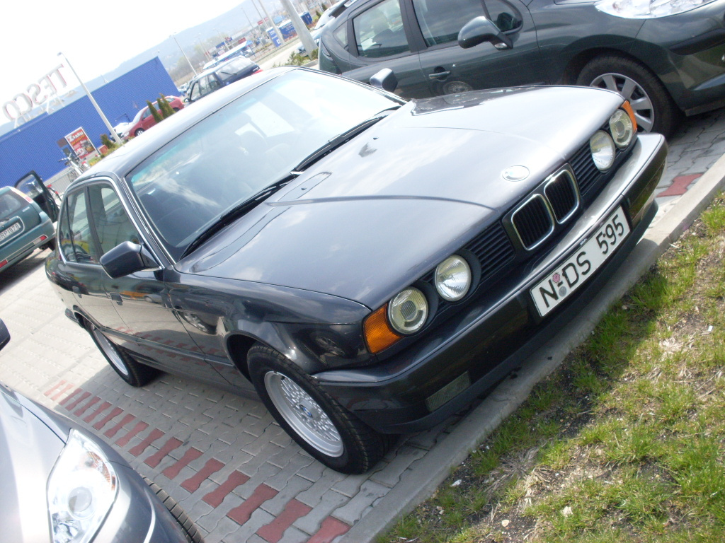BMW 525i (E-34)