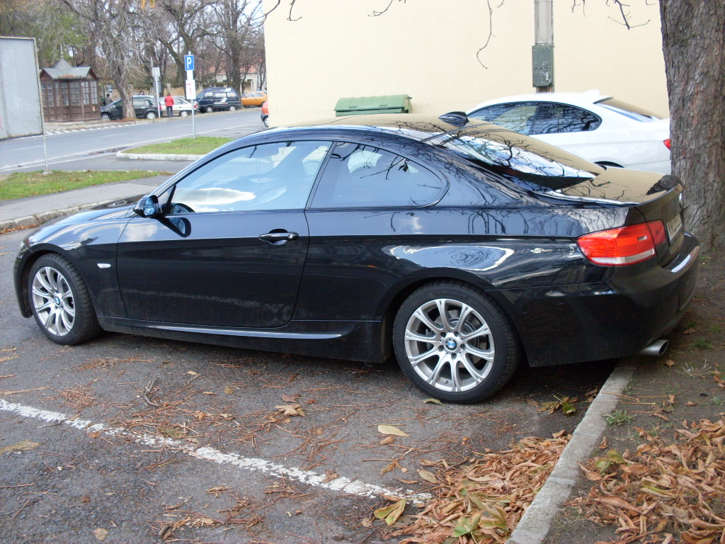 BMW 325i COUPE (E-92)