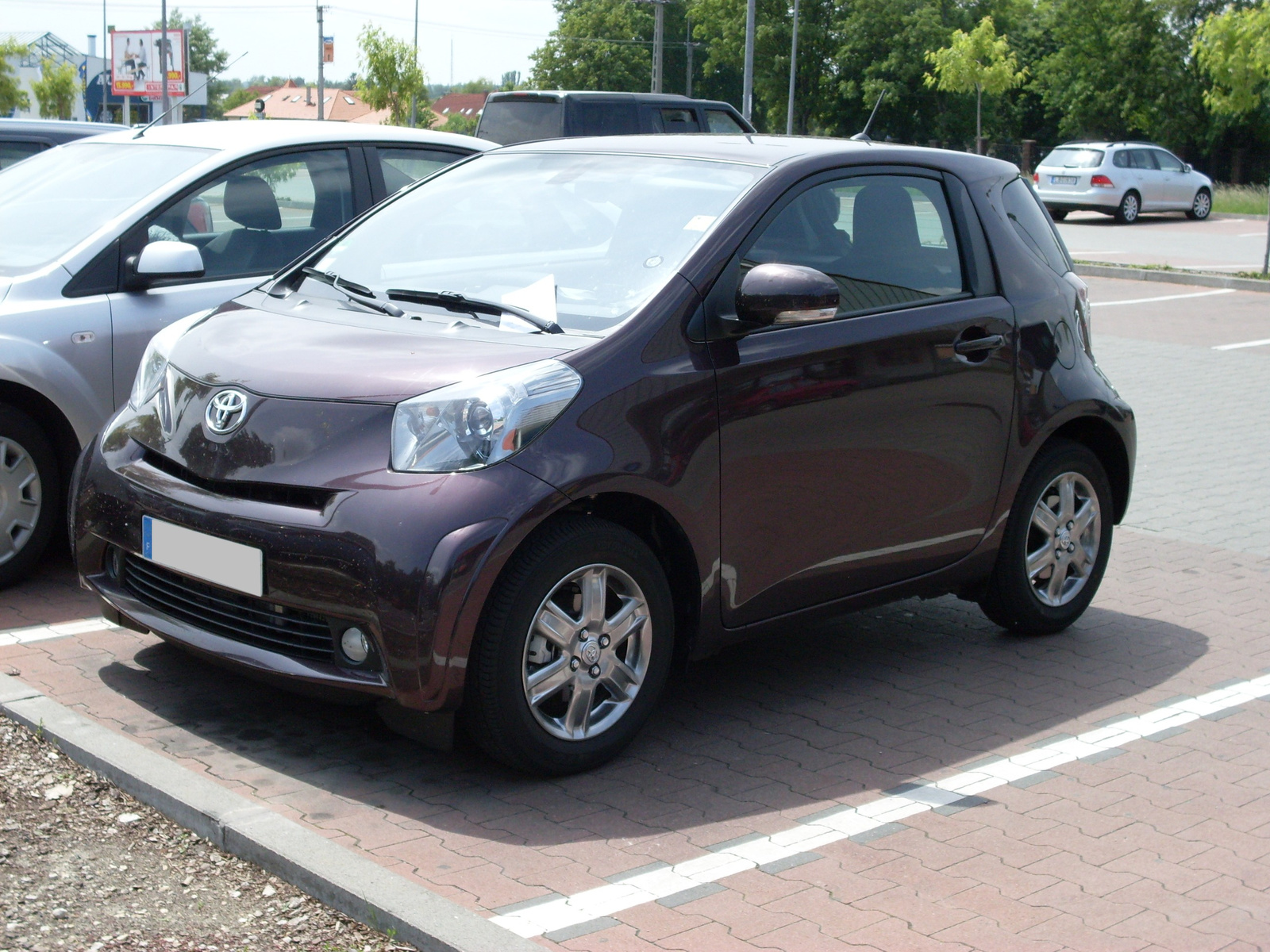 TOYOTA iQ