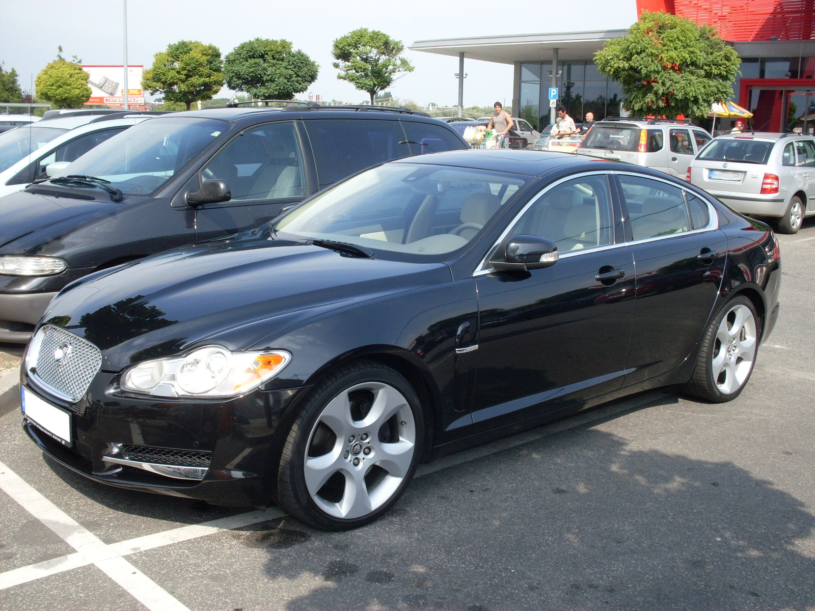 JAGUAR XF SV8