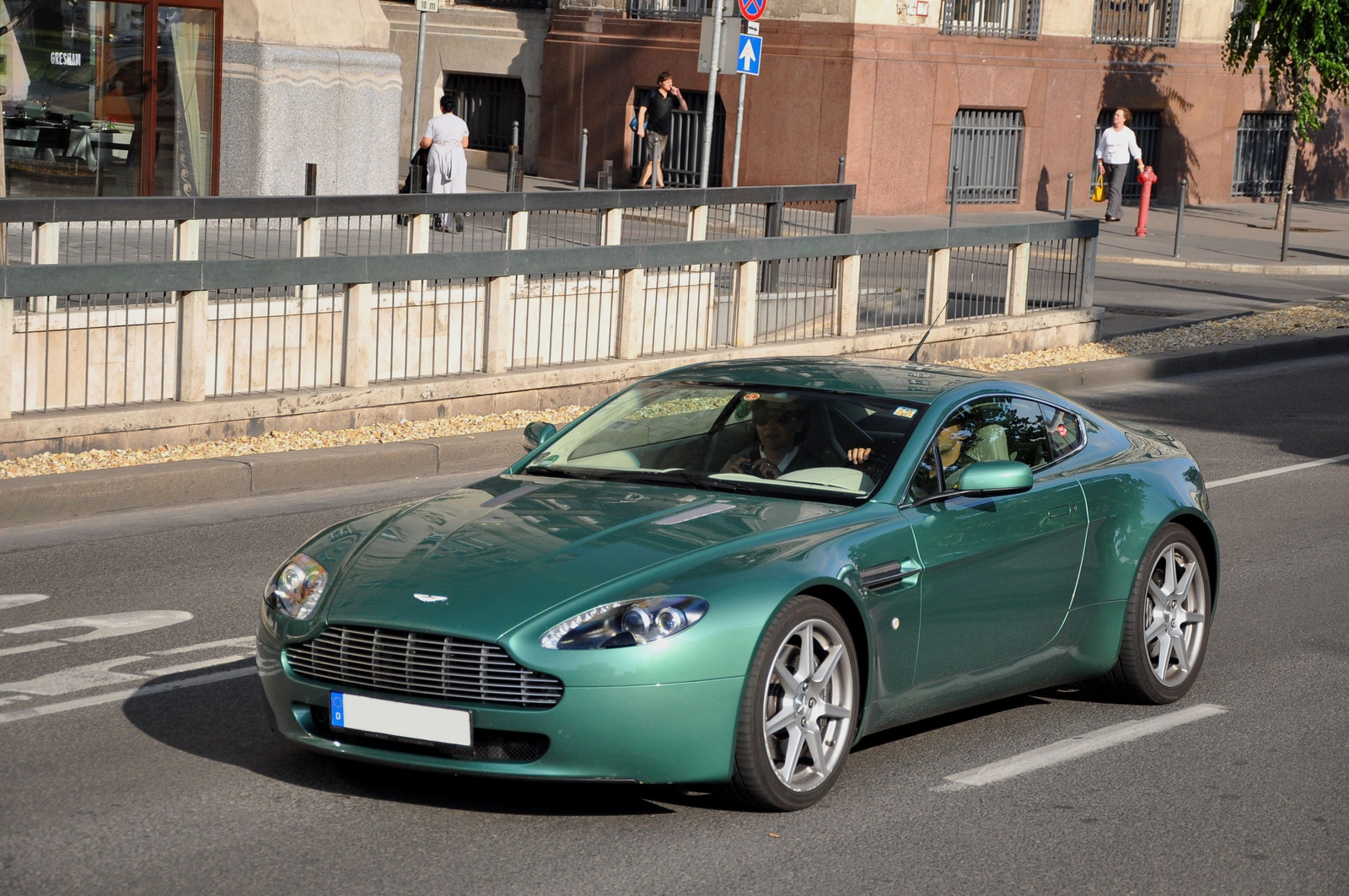 Aston Martin Vantage 064