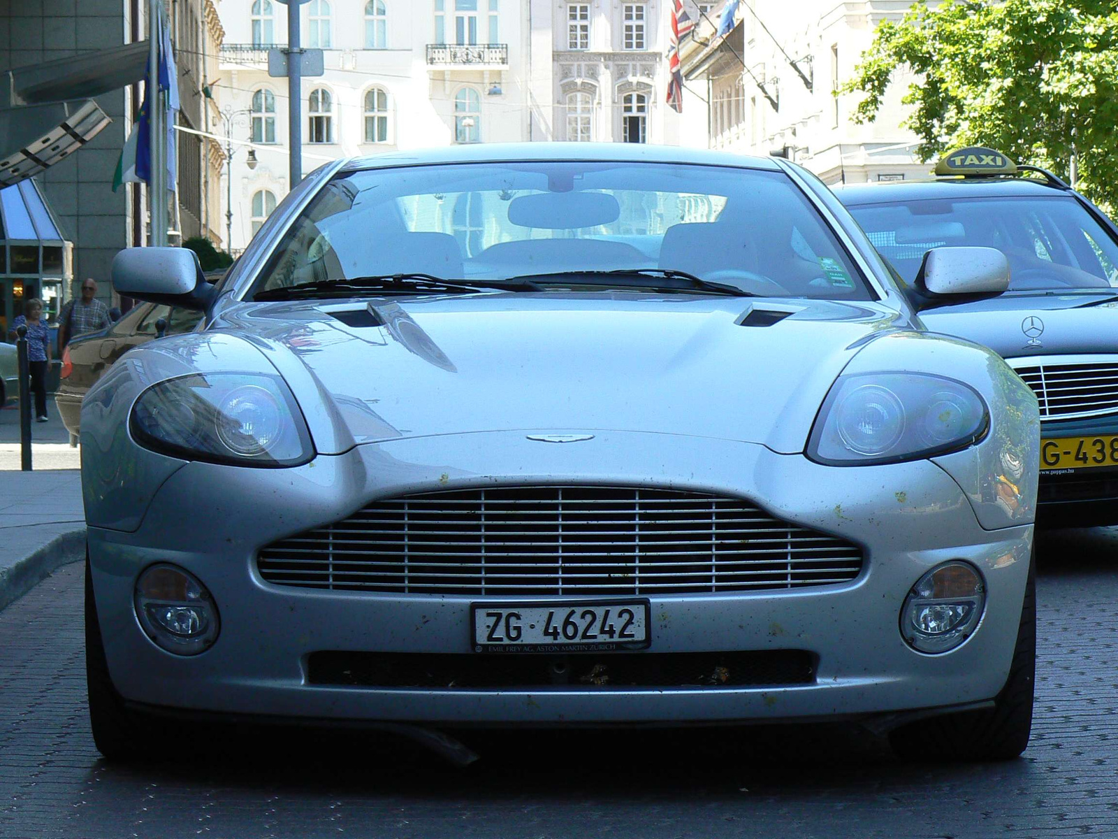 Aston Martin Vanquish 016