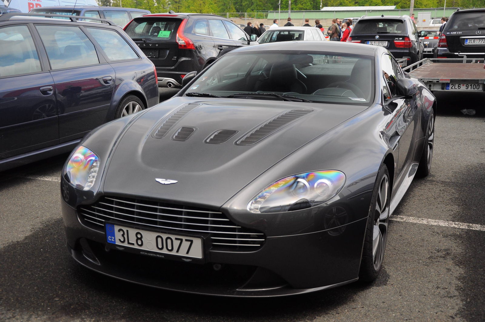 Aston Martin V12 Vantage