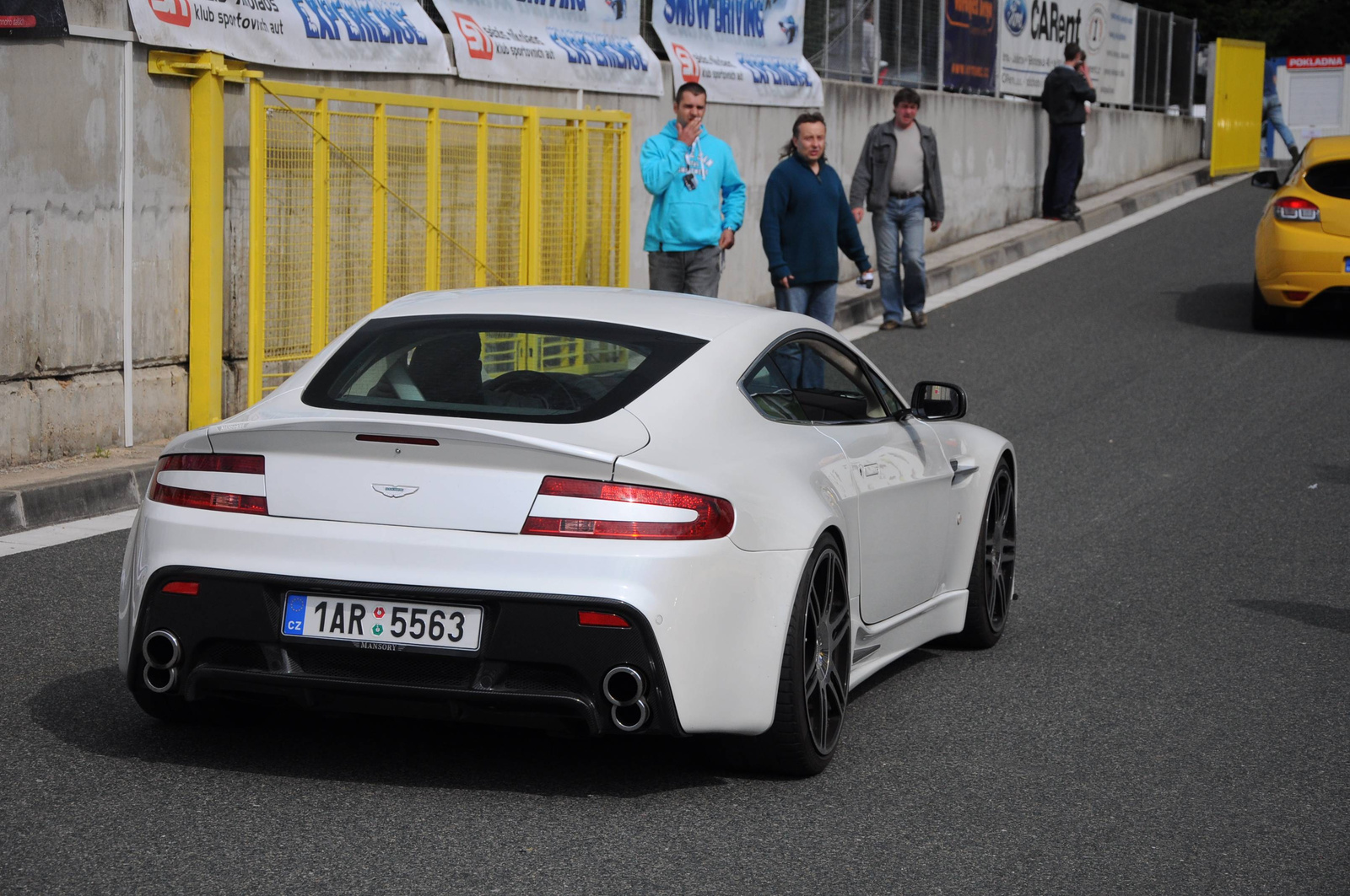 Aston Martin V8 Vantage Mansory