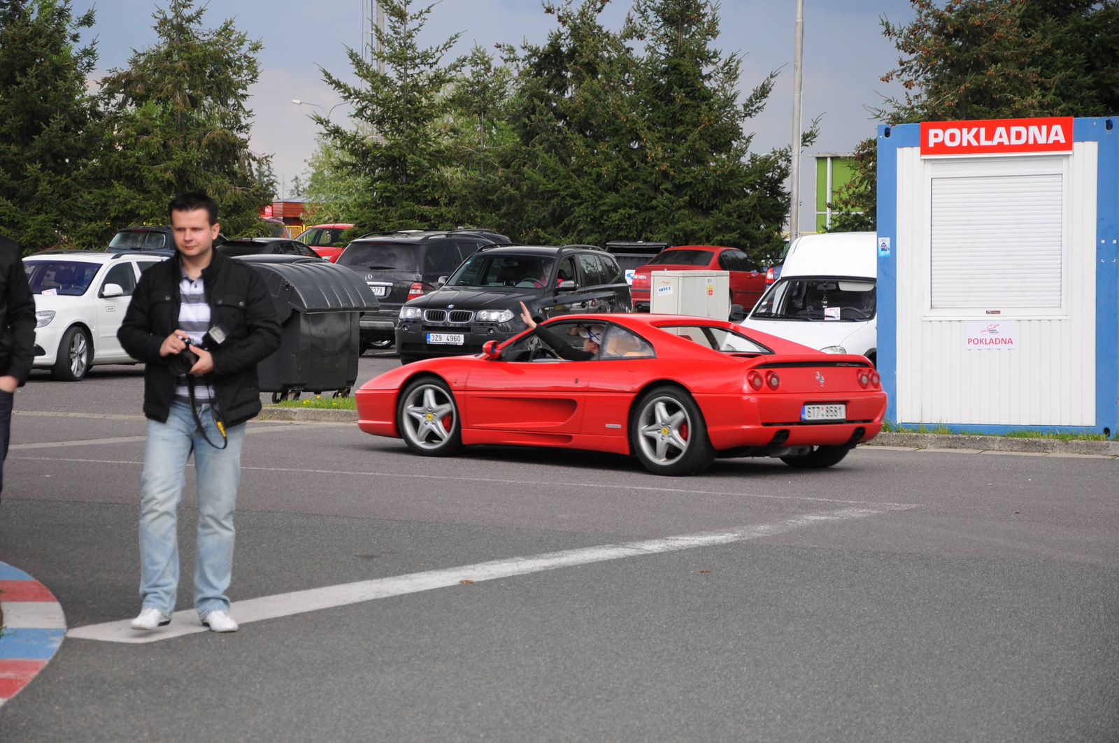 Ferrari F355