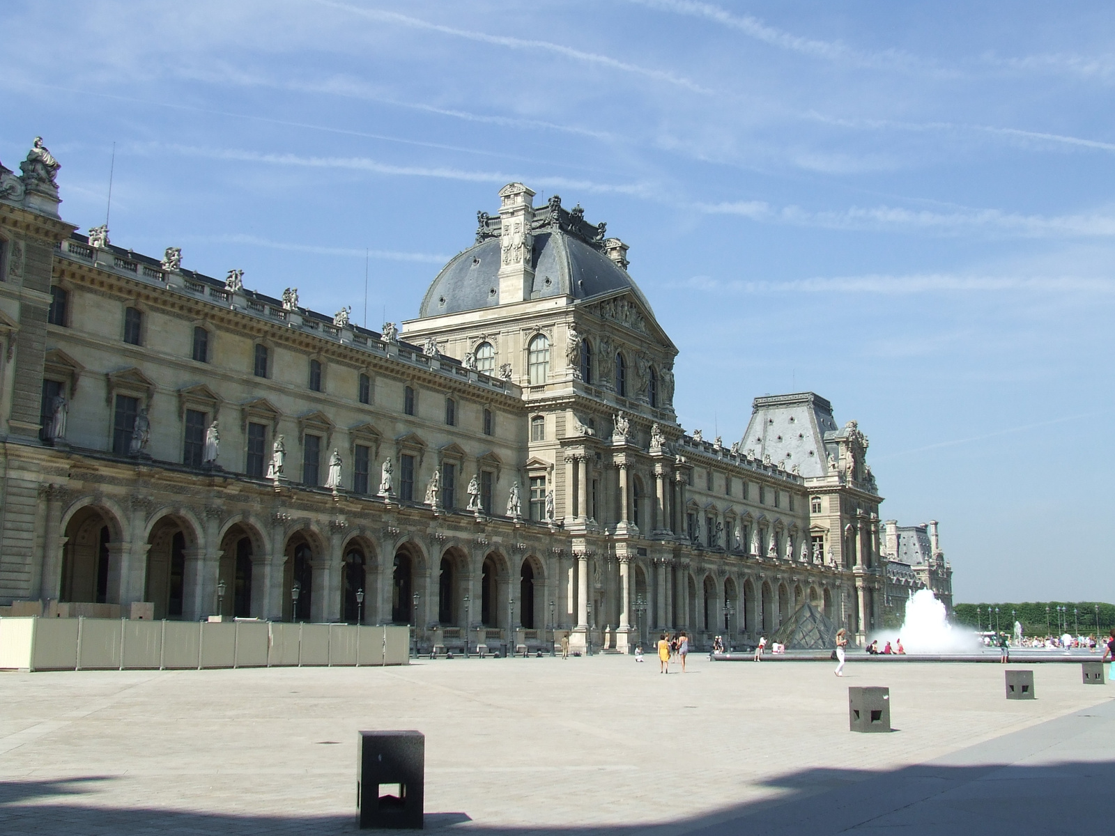 7. nap Louvre