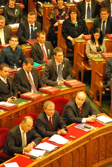 63LMParlament1