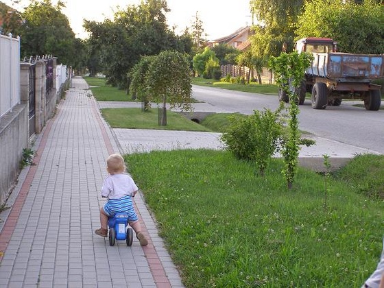 megelőzöm a traktort