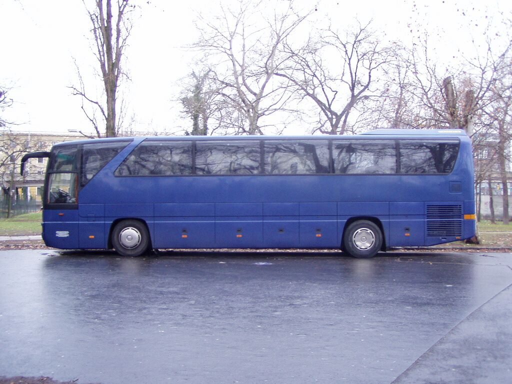 Mercedes-Tourismo-041226-01