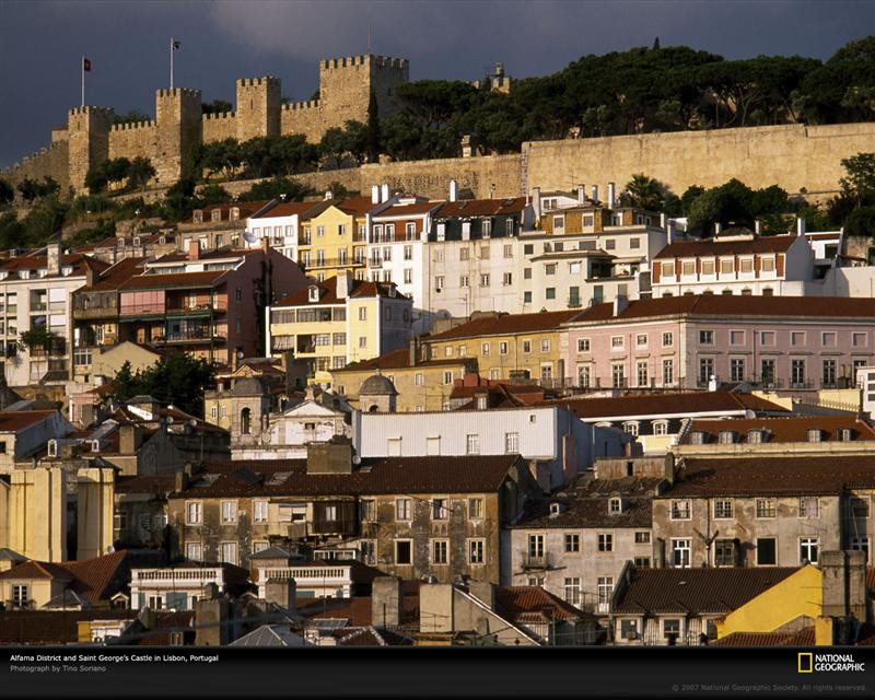 alfama-district-lisbon-692905-xl (Medium)