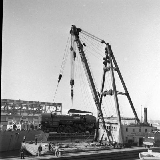 Francia 141R mozdony berakodása 1946 (fotó Marie Hansen)