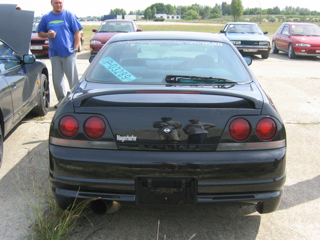 Skyline R33