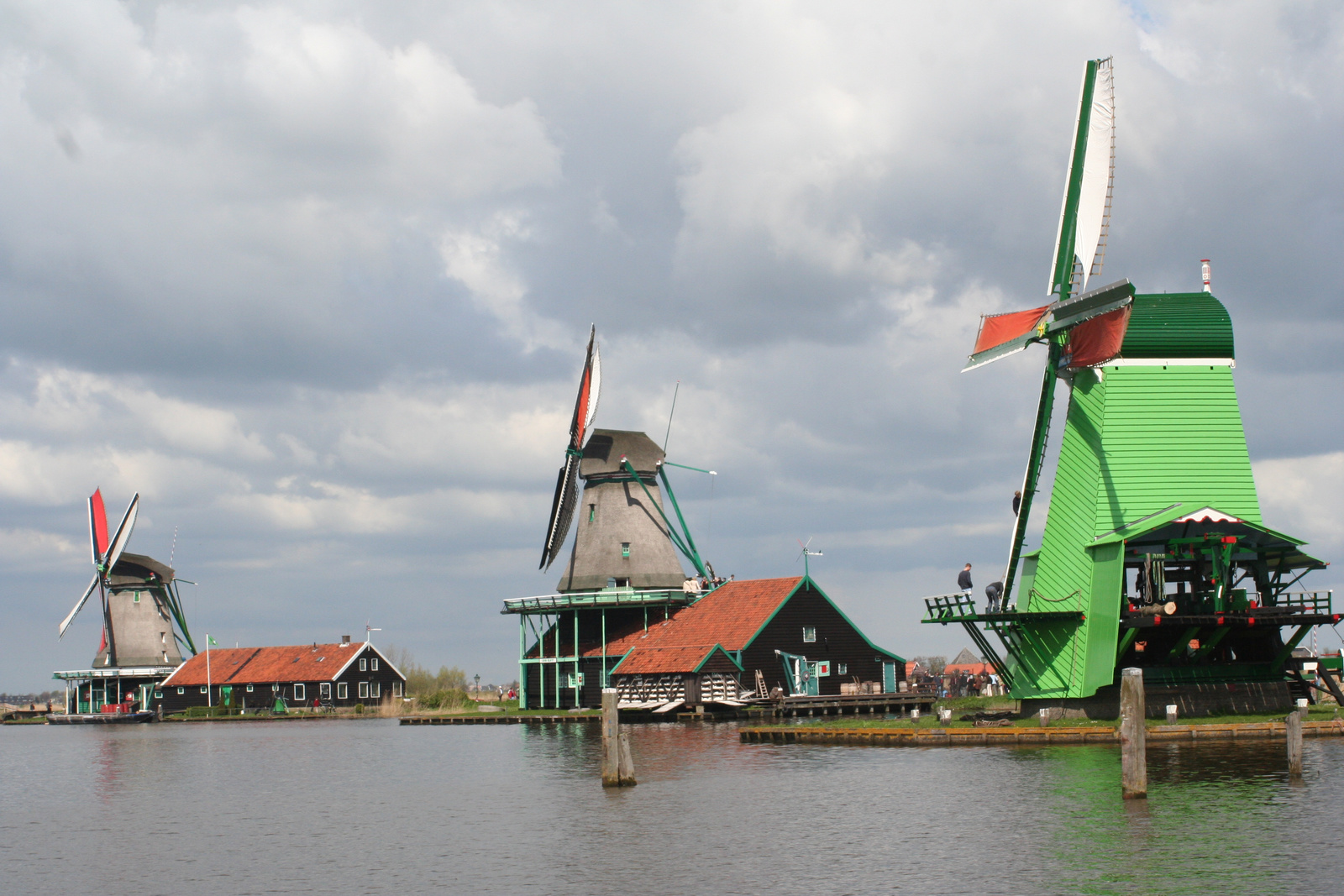 3 windmills