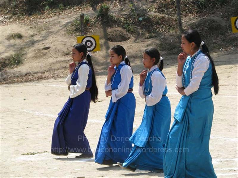 lepcha-girls-dancing (Medium)