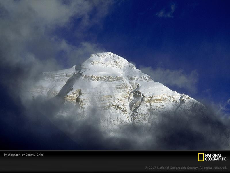 everest-peak-clouds-1011685-sw (Medium)