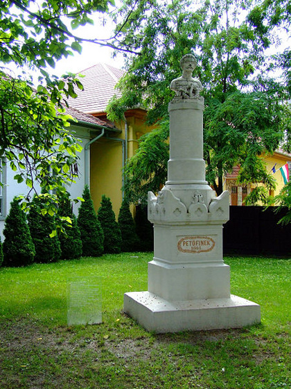 Petőfi-szobor Kiskőrösön