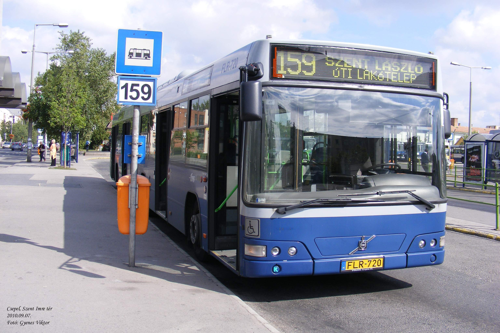 Busz FLR-720