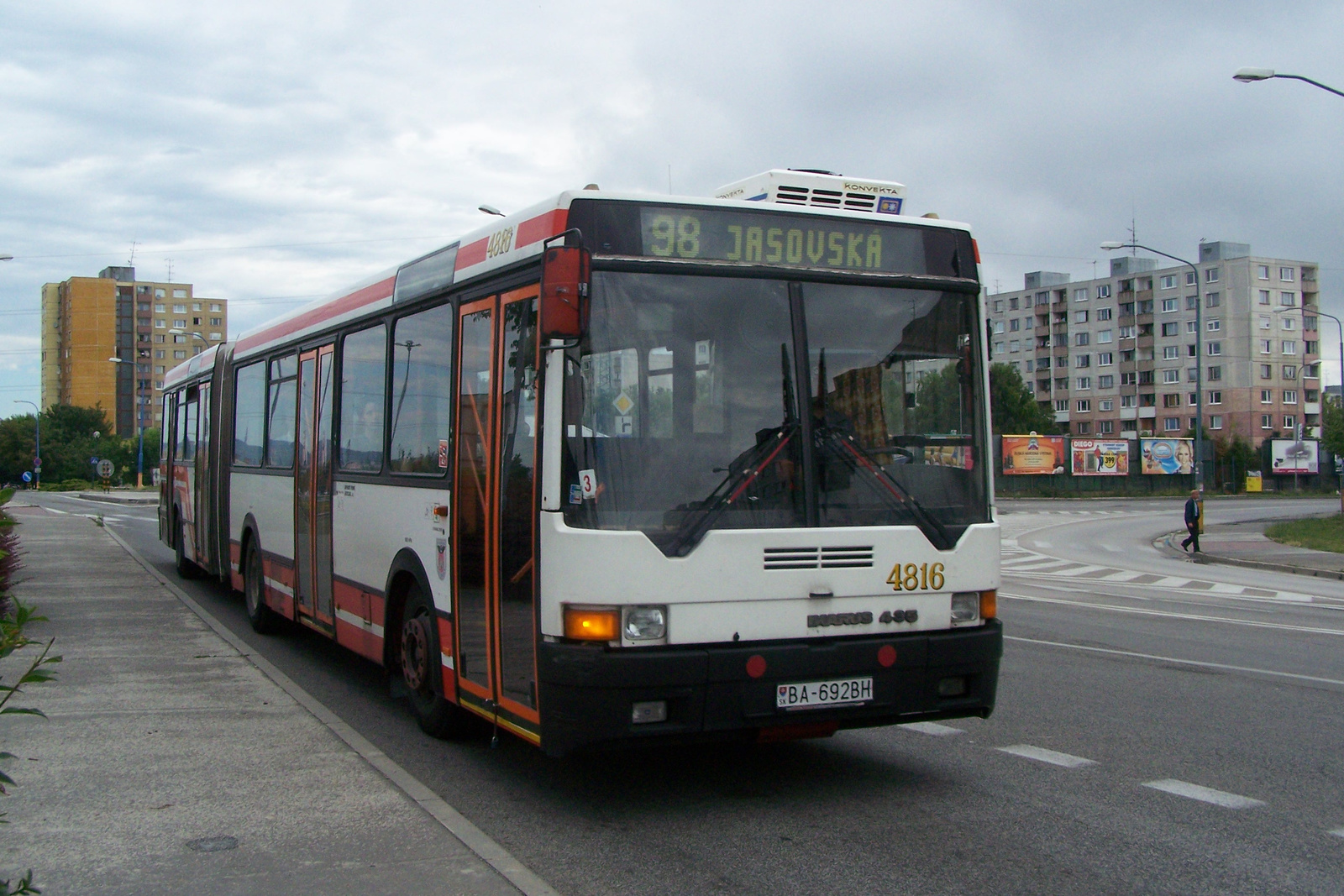 Pozsonyi busz BA-692BH 1