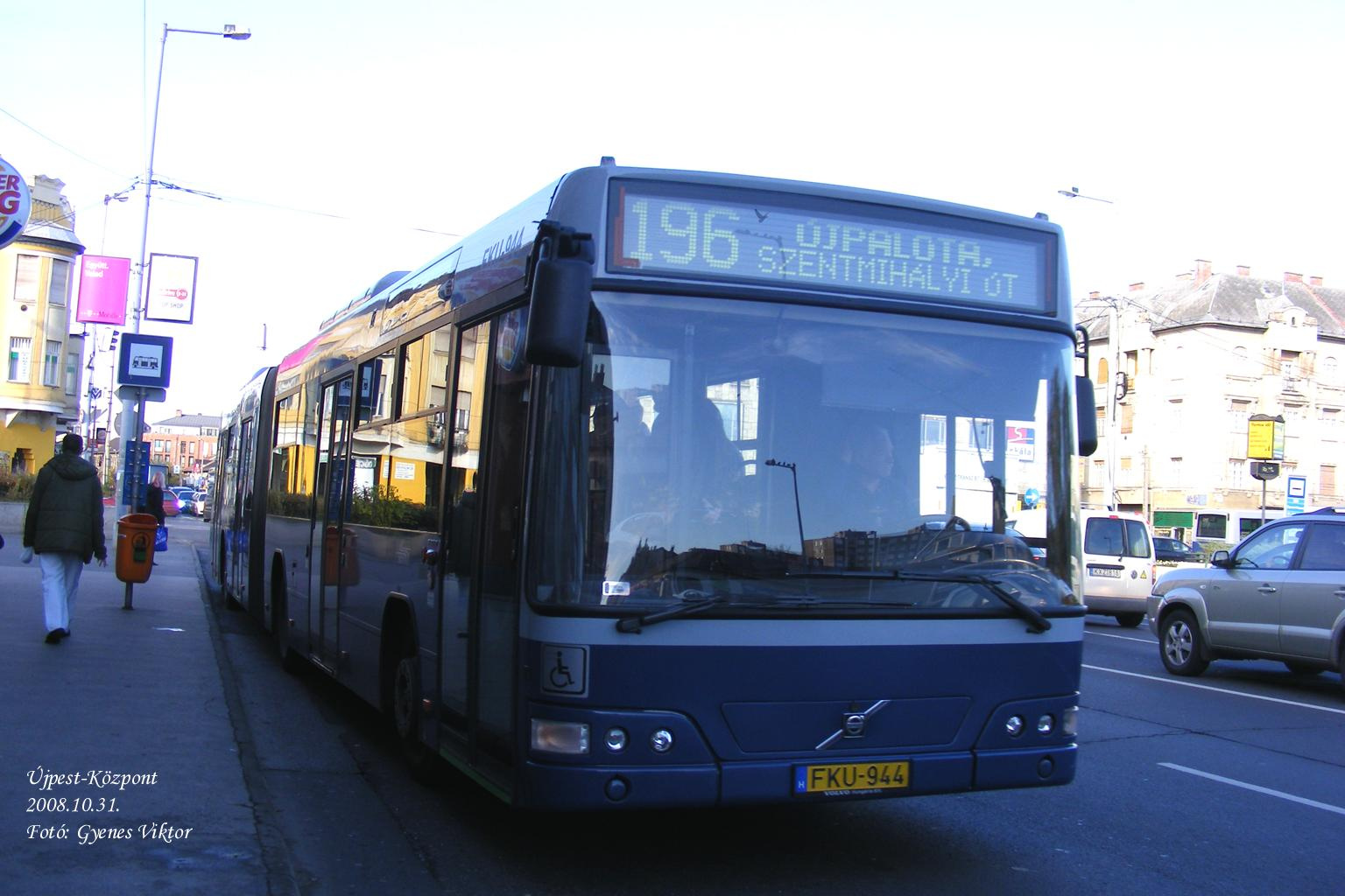 Busz FKU-944