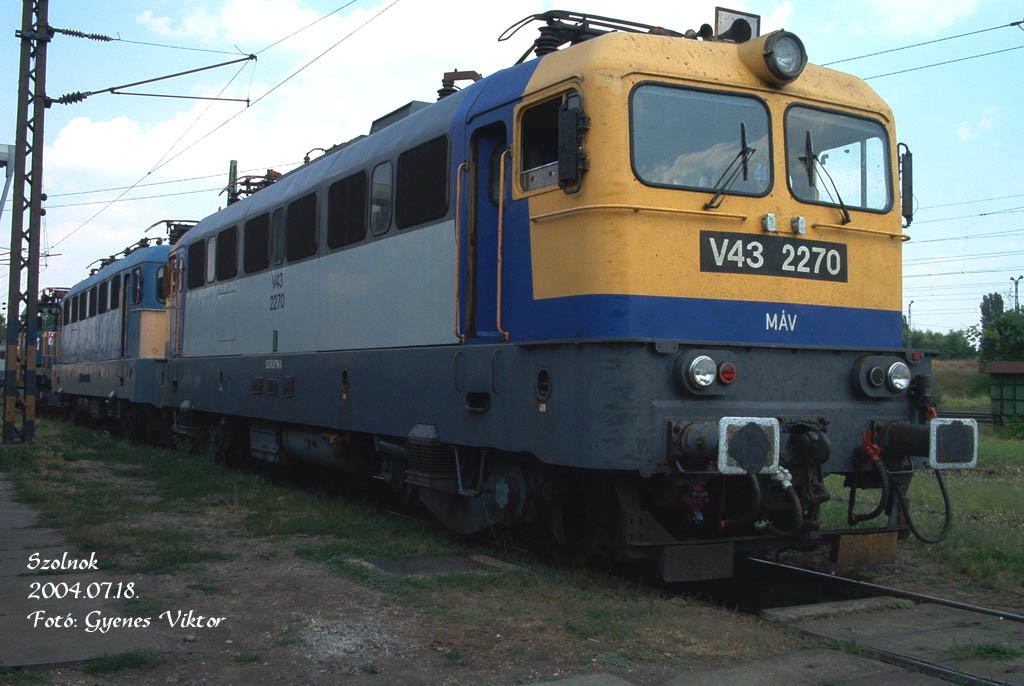 V43-2270 5