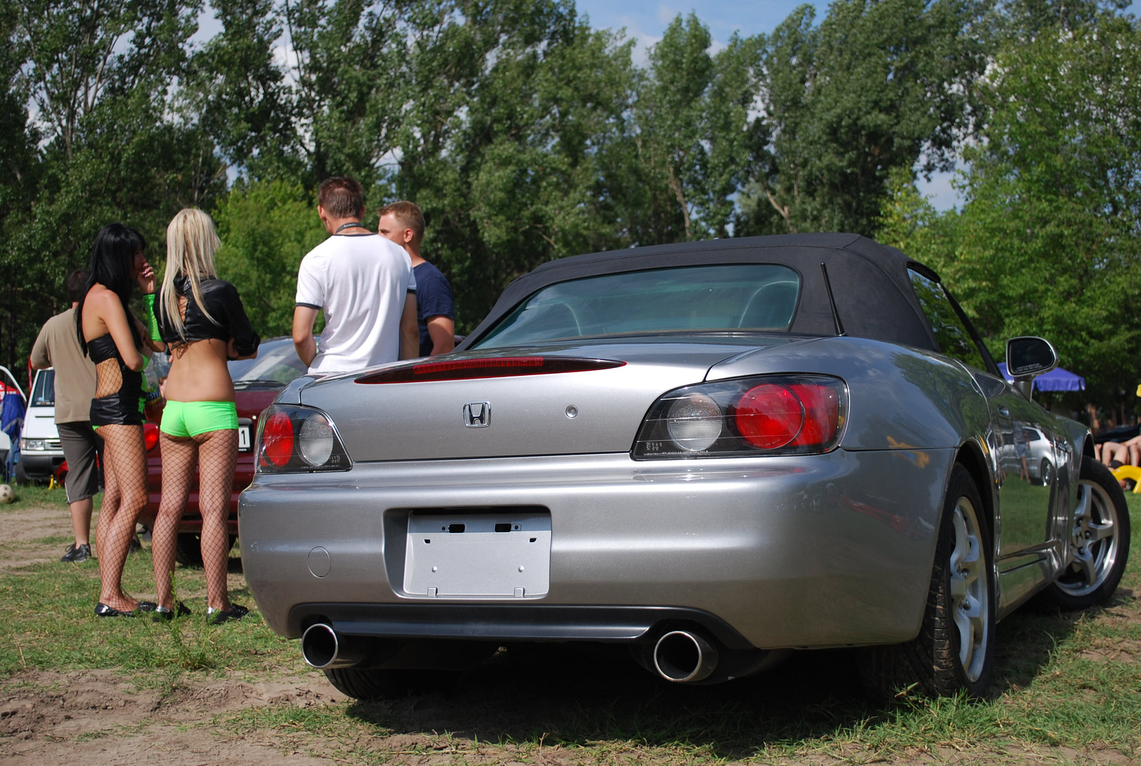 Honda S2000 & Fusion Girls